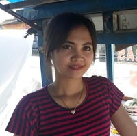 Sosok penjual bubur, Tati Rosmiati mendadak jadi viral di media sosial. Banyak yang menyebutnya sebagai wanita cantik. Wanita berusia 27 tahun ini pun berasal dari Majalaya. Tanti mengaku, tidak menyangka jika aktivitas berjualan buburnya ada yang merekam dan viral di medsos. Foto: Istimewa