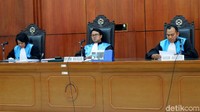 PTUN Jakarta memutuskan mengesahkan pembubaran HTI. Majelis hakim menganggap SK Kemenkumham tentang pembubaran HTI sesuai dengan aturan.