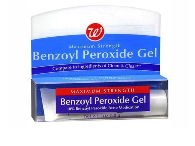 Obat salep mengandung benzoyl peroxide populer sebagai pembasmi jerawat pada 1930-an. Hingga kini, bahan tersebut masih digunakan sebagai perawatan kulit berjerawat biasanya dalam bentuk salep, krim atau gel. Benzoyl peroxide berfungsi membunuh bakteri penyebab jerawat secara cepat. Tapi pada beberapa orang dengan kulit sensitif, bahan kimia ini bisa menyebabkan kekeringan, kulit terkelupas hingga merah-merah. Foto: istimewa