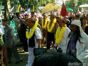 Kampanye Jelang Ramadan, Dedi Mulyadi Upacara Ngikis di Ciamis