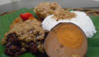 Kangen Jogja? Obati Rindu dengan Makan Siang Gudeg Jogja Enak di Jakarta