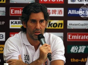 Persija Santai Akan Tanding di Lapangan Rumput Sintetis