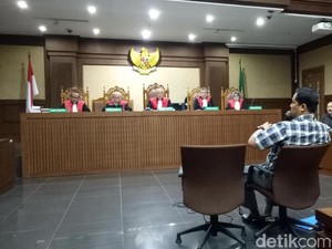Penyidik KPK Cerita Misteri Hilangnya Novanto di Sidang Fredrich