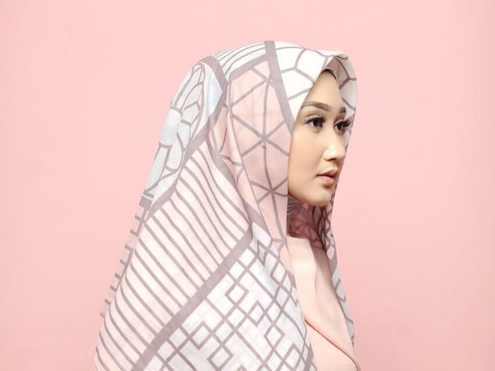 Dian Pelangi Prediksi Baju Seperti Ini Bakal Hits Di Lebaran 2018