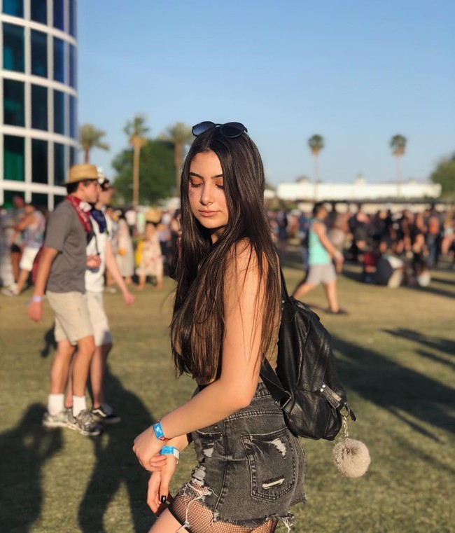 Aku merasa seperti orang susah. Aku tidak bisa hidup seperti ini lagi. Aku selalu kehabisan uang. Aku pikir ibuku harus memberi saya setidaknya $2500 (Rp 33 jutaan) sebulan hanya untuk menutupi pengeluaran dasarku, tambahnya.Foto: Instagram