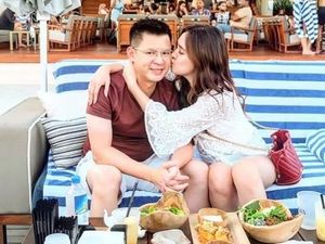 Shandy Aulia Pamer Kemesraan bersama Suami