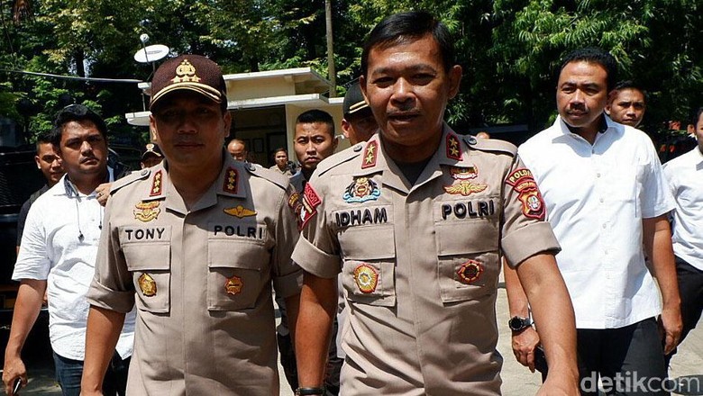 Kapolda Metro: Pengusaha Silakan Lapor Jika Ormas Paksa Minta THR Kapolda Metro: Pengusaha Silakan Lapor Jika Ormas Paksa Minta THR