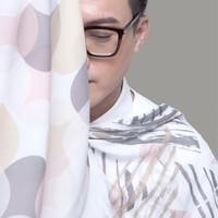 Hijab ‘Pelangi Asmara’ itu memakai bahan katun voile. Bahan dengan serat lembut itu memang jadi favorit para muslimah karena nyaman dan adem dipakai. Foto: Instagram/Pelangiasmara.id