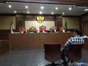 Cerita Soal Novanto Tiba-tiba Sadar dan Pegang Tangan Penyidik KPK