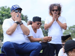 Ziarah ke Makam Dono, Indro Warkop dan OM PMR Bernostalgia