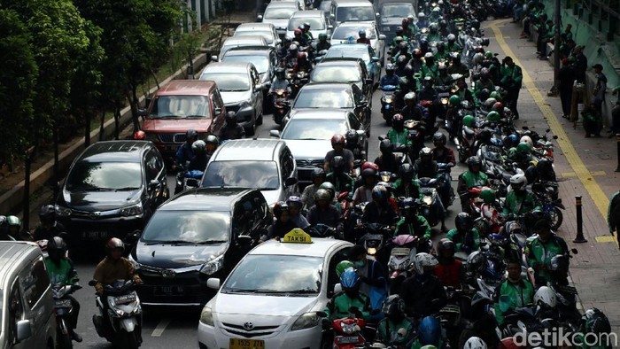 Ilustrasi ojek online. Foto: Rifkianto Nugroho Ilustrasi ojek online. Foto: Rifkianto Nugroho