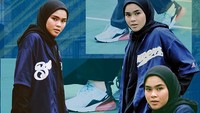 Gayanya pun makin swag dan kece setelah berhijab. (Dok. Instagram/siviazizah)