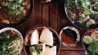 Wah banyak sekali makanannya. Ada Spicy lemon grass Pho, Pork bun, 24 hrs Beef Pho hingga Bulgogi Fries. Ini dimakan sendiri atau bareng-bareng ya? Foto: Instagram @oliviajensen