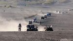 Pengguna Jeep Willys Arungi Gunung Bromo