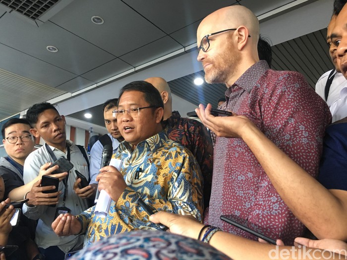 Pertemuan Menkominfo Rudiantara dengan Vice President Facebook Asia Pasific Simon Milner. Foto: detikINET/Agus Tri Haryanto Pertemuan Menkominfo Rudiantara dengan Vice President Facebook Asia Pasific Simon Milner. Foto: detikINET/Agus Tri Haryanto