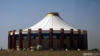 Tari ini dipentaskan di sebuah gedung pertunjukan yang berbentuk seperti tenda Suku Mongol. Untuk menuju ke sini, bisa ditempuh dari Kota Yinchuan di Provinsi Ningxia selama kurang lebih 1,5 jam. (Wahyu/detikTravel)