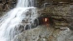 Foto: Api Abadi di Balik Air Terjun
