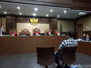 Baju Ajudan Bersih Saat Gotong Novanto Usai Tabrakan Sempat Disoal