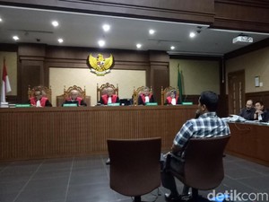 Baju Ajudan Bersih Saat Gotong Novanto Usai Tabrakan Sempat Disoal