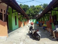 Lokasi kontrakan yang digerebek personel Polda Jabar.
