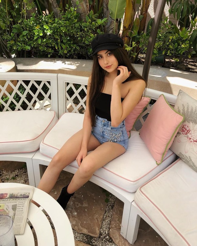 Nicolette pun mengklaim bahwa tunjangan Rp 13 jutaan itu bahkan tak menutupi pengeluaran dasarnya. Ia juga meminta ibunya harus menetapkan anggaran yang tepat untuknya. Foto: Instagram