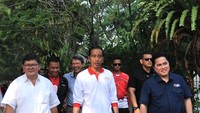 Presiden Joko Widodo (Jokowi) meninjau latihan atlet berkuda Indonesia yang akan berlaga di Asian Games 2018. Ia meminta persiapan dilakukan dengan sebaiknya. (Foto: dok. Biro Pers Setpres)