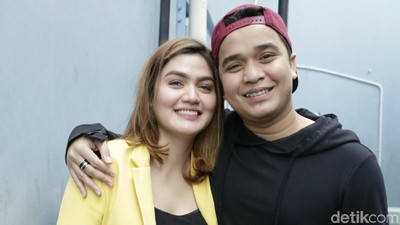 Billy Syahputra dan Hilda yang Makin Mesra