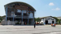 Pabrik produksi PT INKA ini berlokasi di Madiun, Jawa Timur.