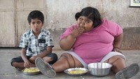 Di usia 6 tahun Suman Khatun dari India dilaporkan memiliki berat badan sampai 90,7 kilogram. (Foto: Facebook)
