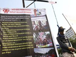 Ketika Pedagang Pulsa Gantung Diri di Depan Istana