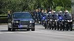 Intip Benteng Berjalan Vladimir Putin, Berbobot 7 Ton Diklaim Super Aman