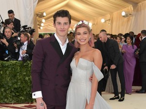Dikabarkan Pacaran, Shawn Mendes-Hailey Baldwin Serasi di Met Gala 2018