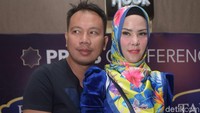 Vicky Prasetyo ditahan atas kasus pencemaran nama baik saat menggerebek Angel Lelga di kediamannya. Pool/Noel/DetikFoto.