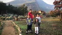 Seperti ini keceriaan Darius bersama buah hatinya yang dipotret oleh Donna (@dagnesia/Instagram)