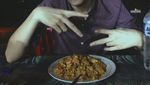 10 Aksi Rich Brian, Rapper Hits Indonesia, Saat Pose dengan Mie Sampai Saus Tomat