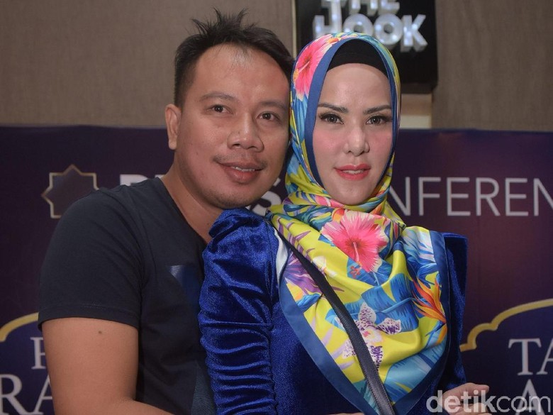 Ternyata Vicky Prasetyo Mau Rujuk, Tapi Angel Lelga Ogah! Ternyata Vicky Prasetyo Mau Rujuk, Tapi Angel Lelga Ogah!