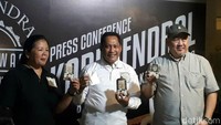 Buwas yang kini menjabat sebagai Direktur Utama Perum Bulog hari ini meluncurkan merek kopi miliknya yang dinamakan Kopi Jendral, yang di dalamnya terdapat sejumlah jenis kopi yang jual untuk konsumsi.