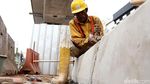 Pembangunan Pembatas Jalan di Bawah Jalur MRT