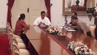 Jokowi pun menyanggupi permintaan Agus untuk bertemu.  Pertemuan itu berlangsung di Istana Negara, Jakarta Pusat, Selasa (8/5/2018).
