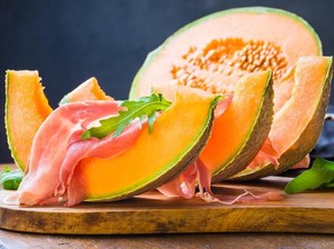 Kembali Dilelang, Dua Buah Melon Yubari Terjual Seharga Rp 655 Juta!