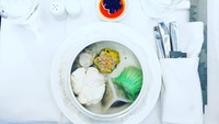 Ini dia sajian favorit aktris kelahiran Israel, 30 April 1985 kalau berkunjung ke negeri tirai bambu. Ya, dim sum! Foto: Instagram @gal_gadot