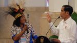 Foto: Saat Jokowi Kaget Dengar Nelayan Perempuan Papua Tangkap Buaya