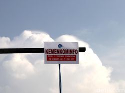 Ketika Pedagang Pulsa Gantung Diri di Depan Istana