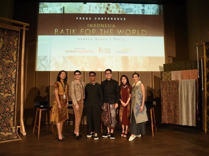 Jumpa pers Batik for The World, membawa batik ke UNESCO, Paris. Foto: Dok. BATIK FOR THE WORLD Jumpa pers Batik for The World, membawa batik ke UNESCO, Paris. Foto: Dok. BATIK FOR THE WORLD