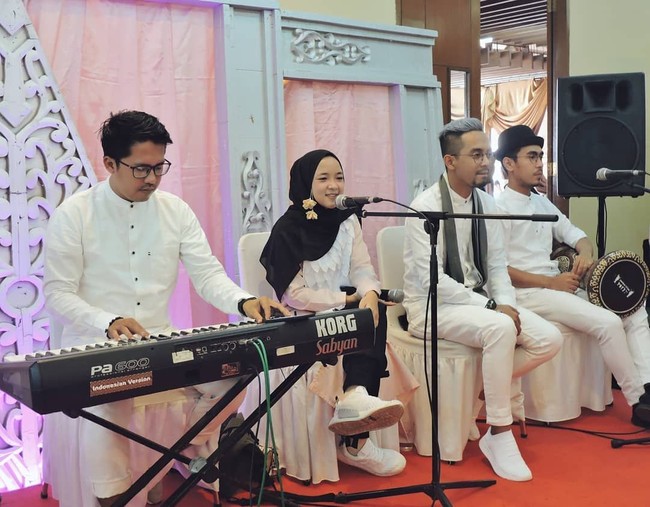 Grup salawat asal Jakarta Sabyan Gambus memilki fans yang cukup banyak di media sosial. Mereka memiliki 790 ribu subscribers di Youtube dan lebih dari 500 ribu pengikut di Instagram. Foto: Instagram/SabyanGambus