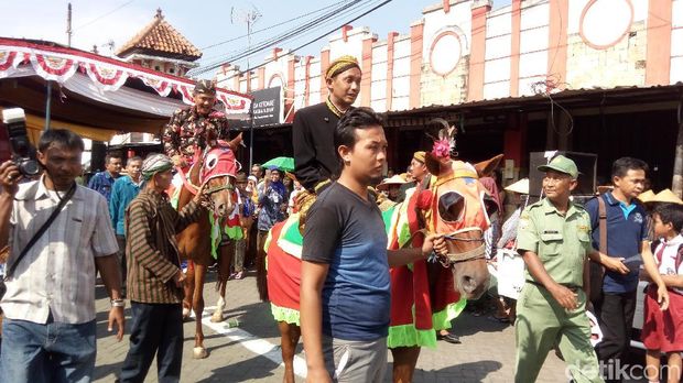 Grebeg Pasar di Kabupaten Semarang.