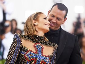 Aksi Romantis Alex Rodriguez di Ulang Tahun Jennifer Lopez