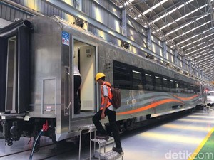 Musim Mudik, Harga Tiket Kereta JKT-SBY Dijual hingga Rp 1,5 Juta