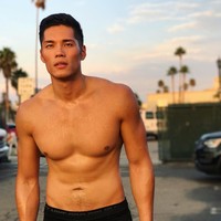 Bodyguard Kylie Jenner yang berparas ganteng ini memang mampu menyihir siapapun yang melihatnya lewat pesona dan bentuk tubuhnya yang atletis. Foto: Instagram