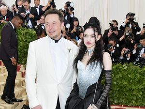 Grimes Gugat Elon Musk atas Hak Sebagai Orang Tua dari Ketiga Anaknya